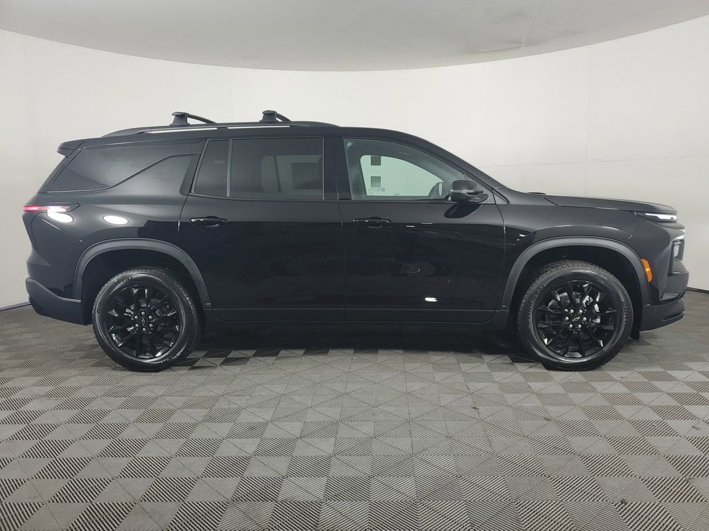 New 2026 Chevrolet Traverse LT w/ Midnight/Sport Edition FWD image 3
