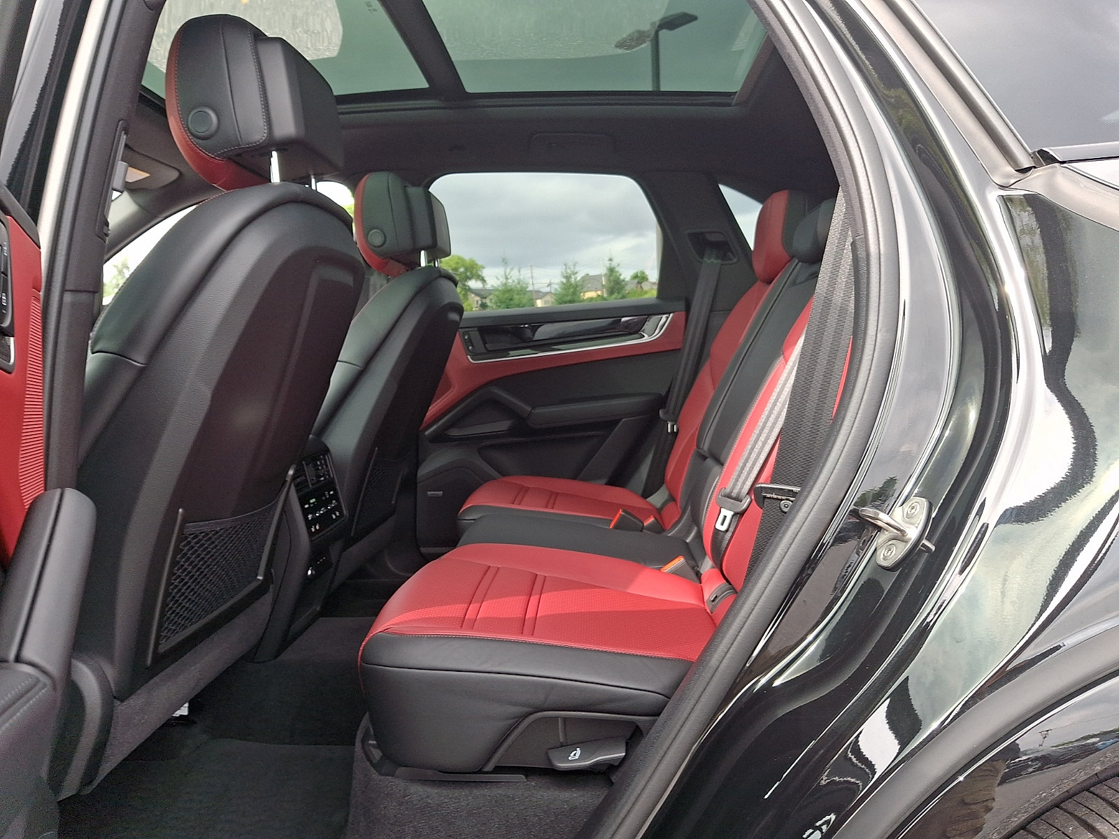 Used 2024 Porsche Cayenne S AWD/4WD image 10