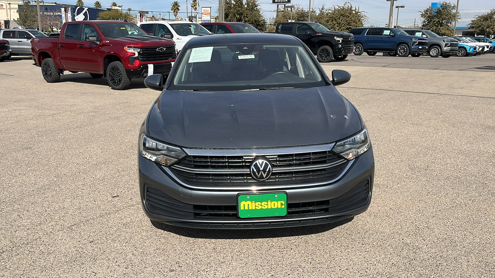 Used 2024 Volkswagen Jetta SE image 2