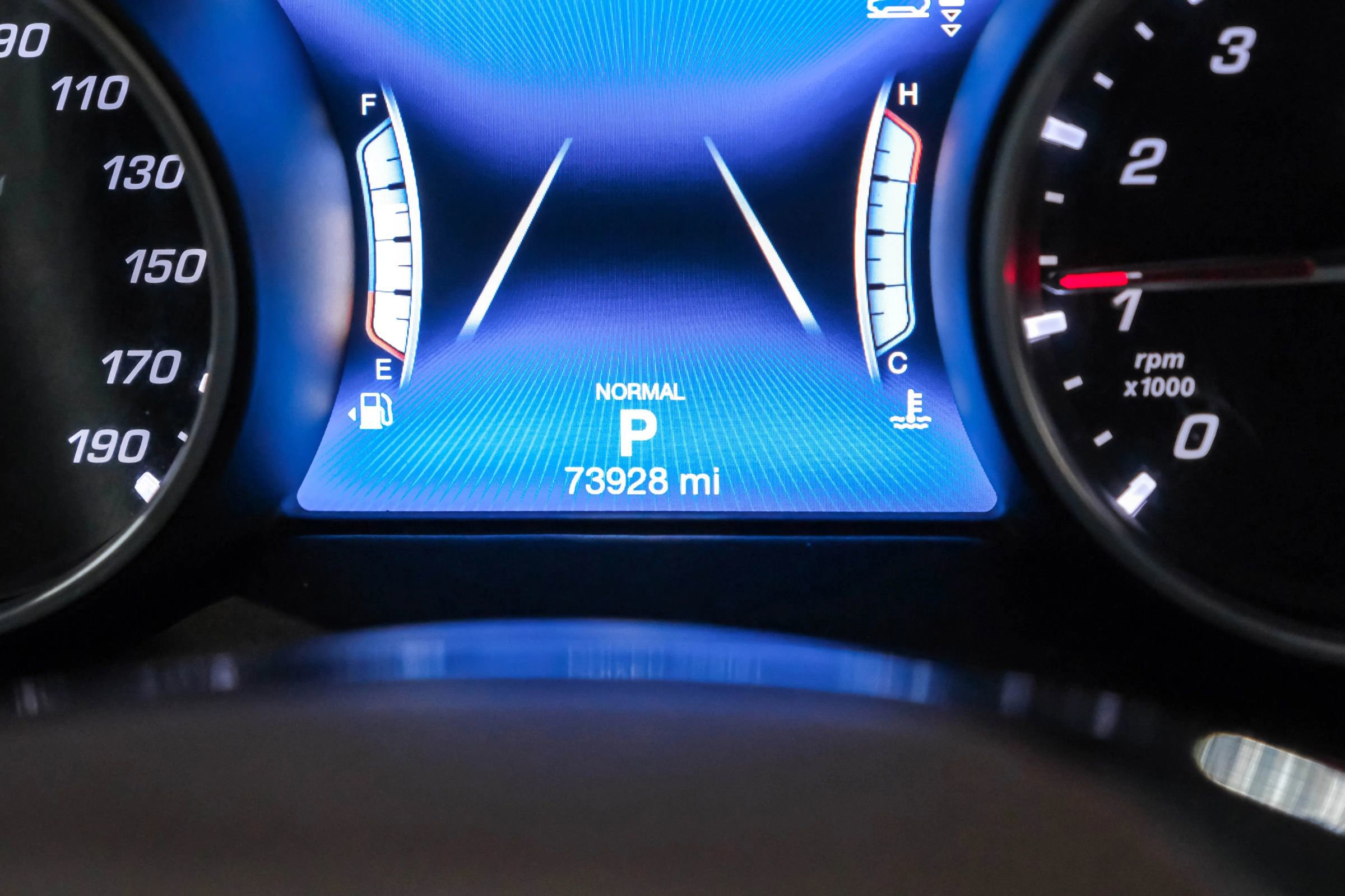 Used 2019 Maserati Levante GranLusso image 18