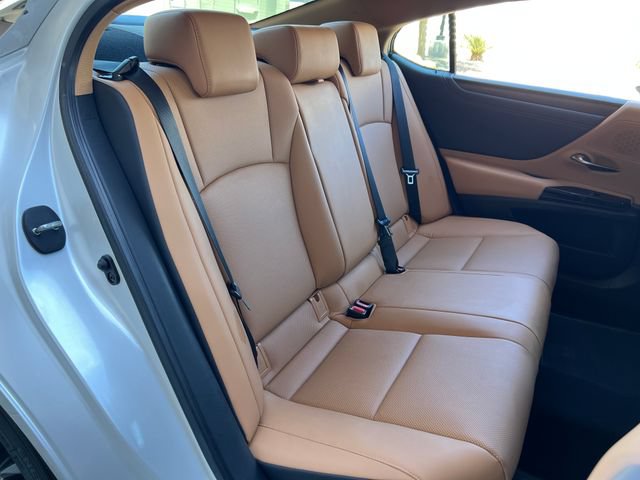 Used 2025 Lexus ES 300h w/ Premium Package FWD image 51