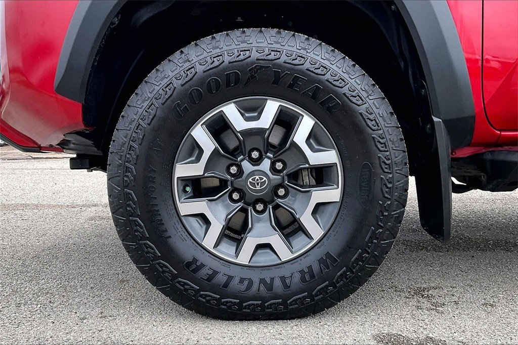 Used 2021 Toyota Tacoma TRD Off-Road w/ TRD Premium Off Road Package image 35