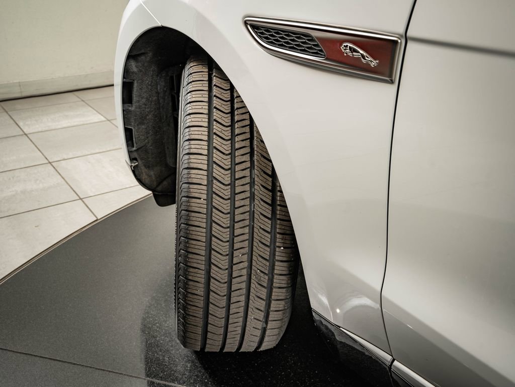 Used 2023 Jaguar F-PACE S AWD/4WD image 53