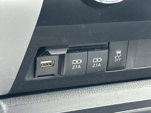 Used 2020 Toyota Tundra SR5 w/ SR5 Leather Package image 20