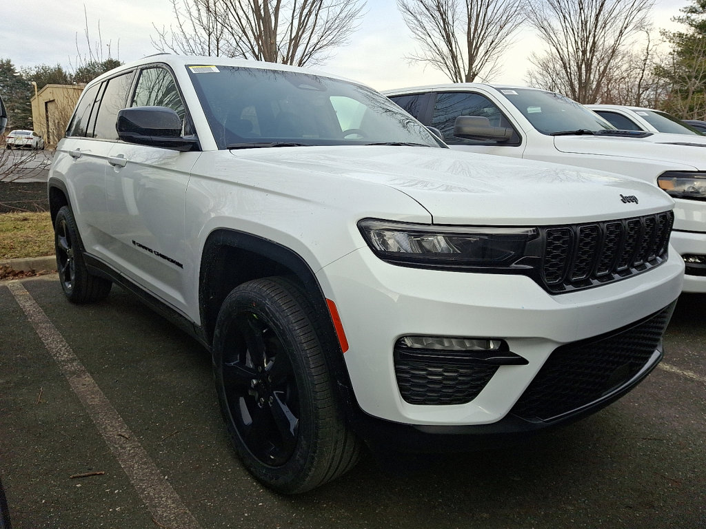 New 2025 Jeep Grand Cherokee Limited w/ Black Appearance Package image 2