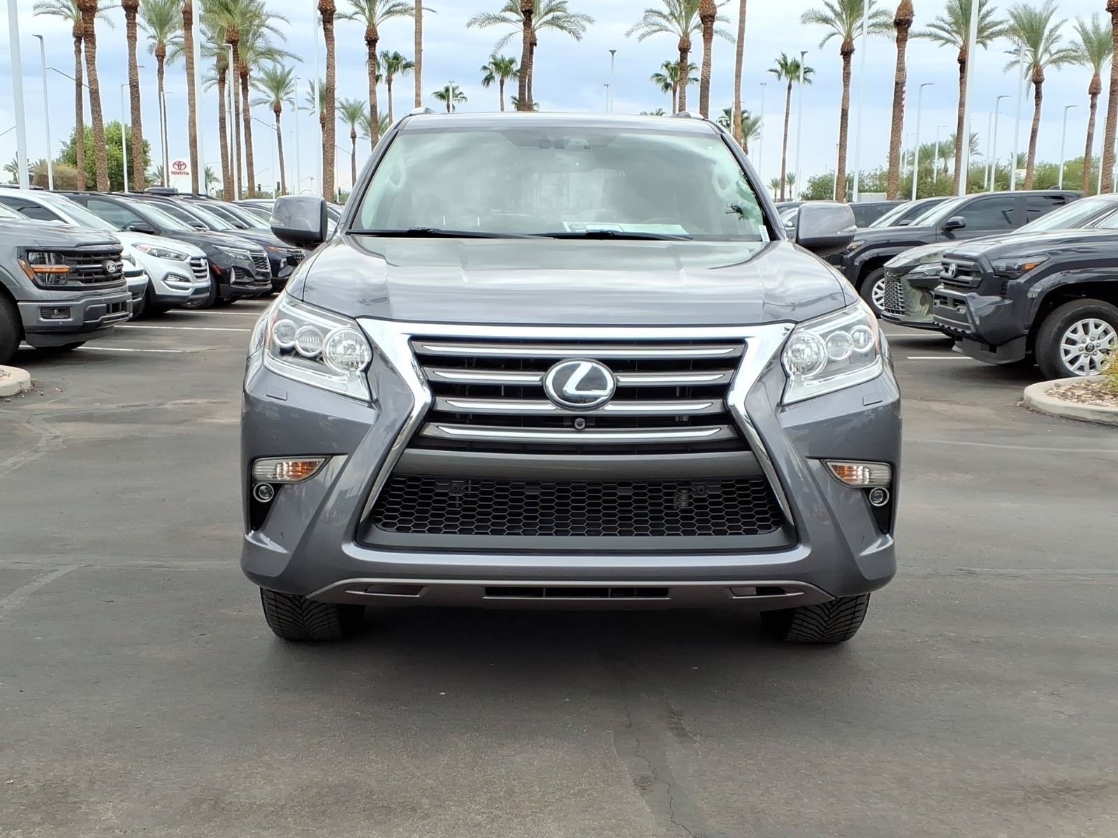 Used 2017 Lexus GX 460 Luxury AWD/4WD image 2