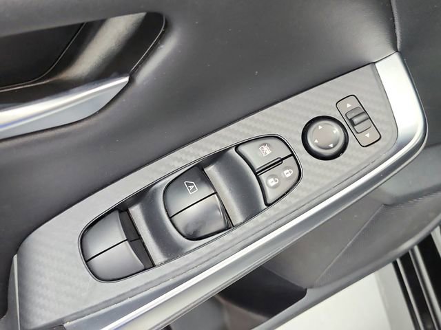 Used 2025 Nissan Sentra SR w/ Midnight Edition image 33