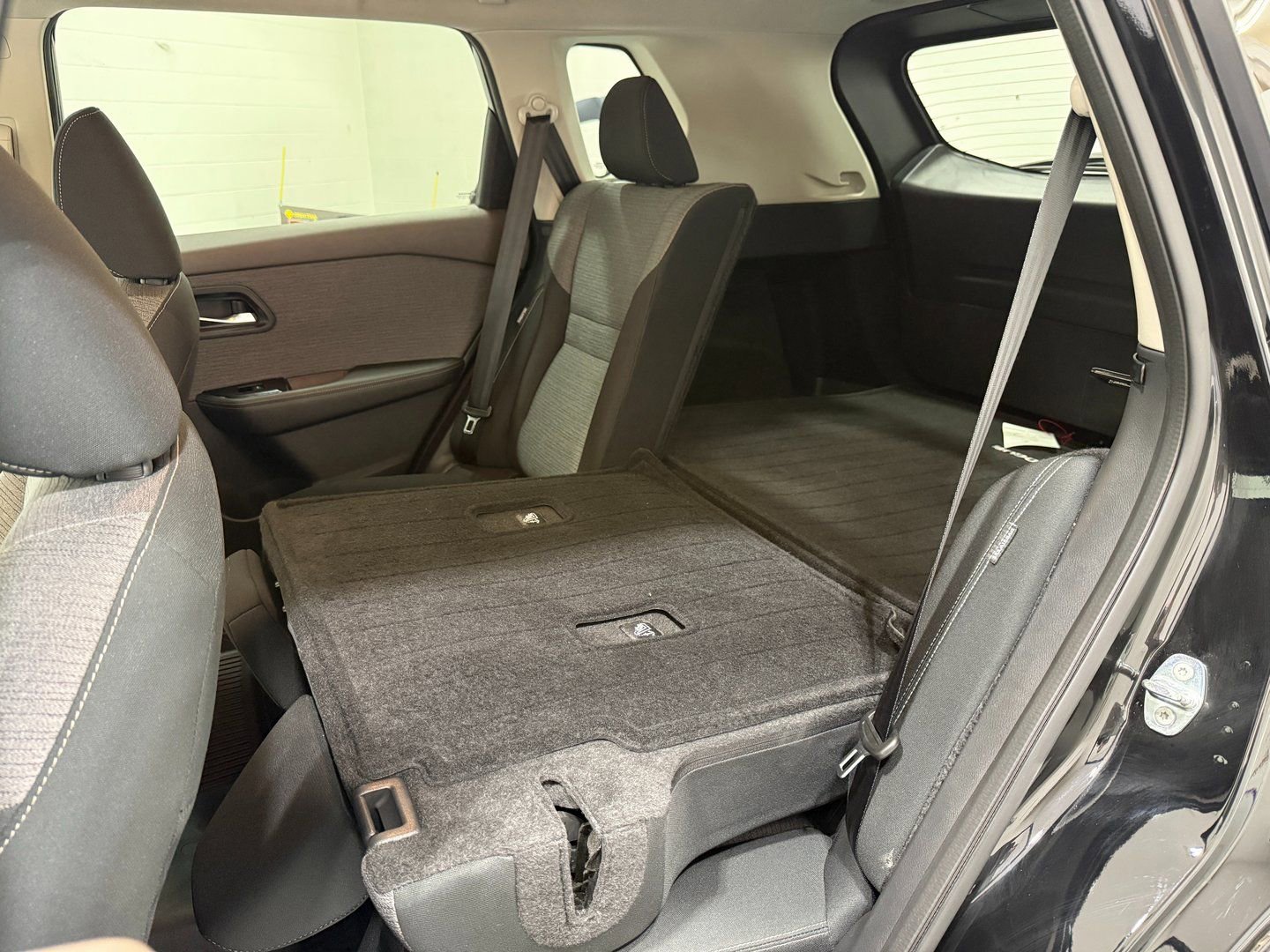 Used 2022 Nissan Rogue SV image 44