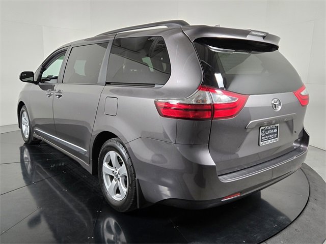 Used 2019 Toyota Sienna LE image 4