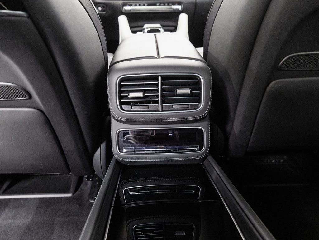 Used 2024 Mercedes-Benz Maybach GLS 600 4MATIC image 30