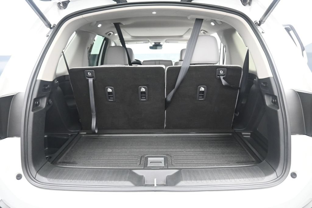 Used 2025 Honda Pilot Touring image 15