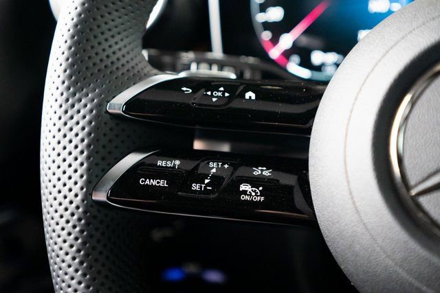 New 2025 Mercedes-Benz GLC 350e 4MATIC image 29