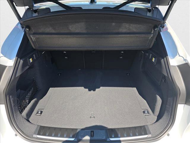 New 2026 Jaguar F-PACE R-Dynamic S image 9