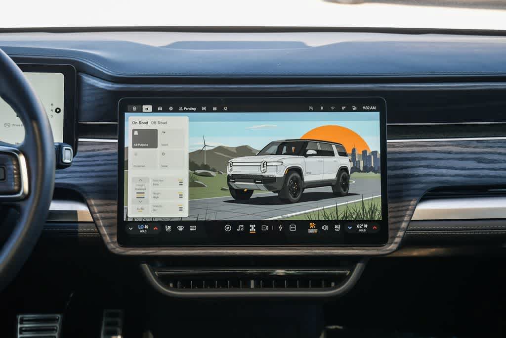 Used 2023 Rivian R1S Adventure AWD/4WD image 14