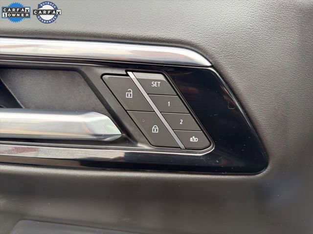 Used 2025 Chevrolet Suburban Z71 image 28