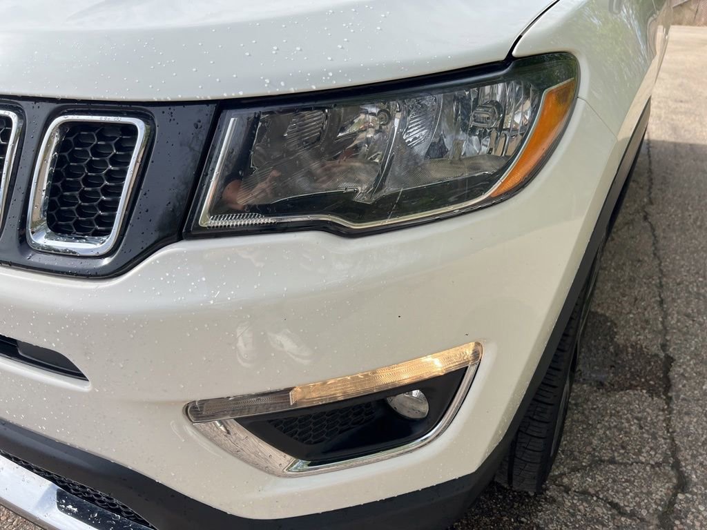 Used 2018 Jeep Compass Limited AWD/4WD image 11