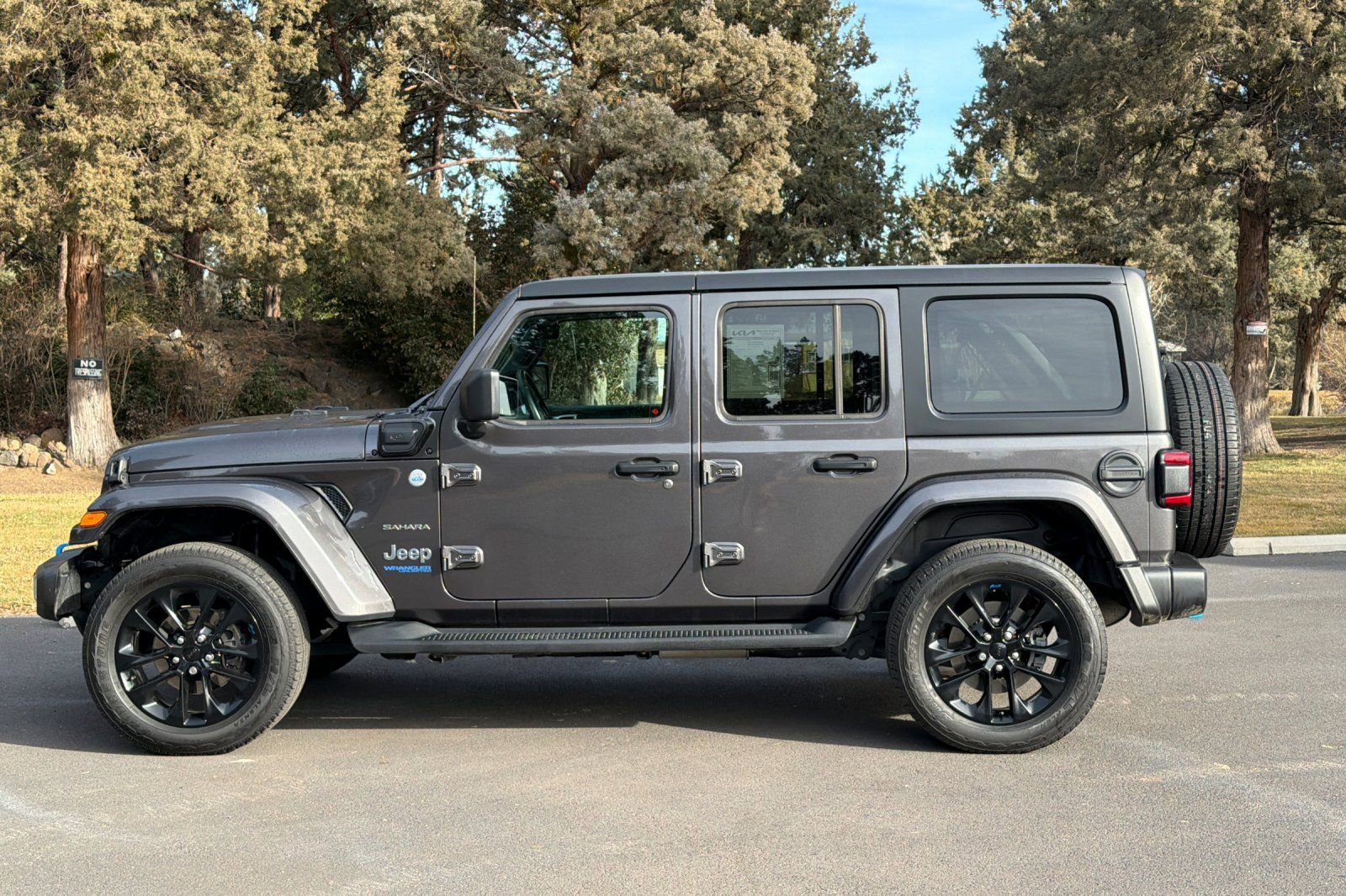 Used 2022 Jeep Wrangler Unlimited Sahara image 7