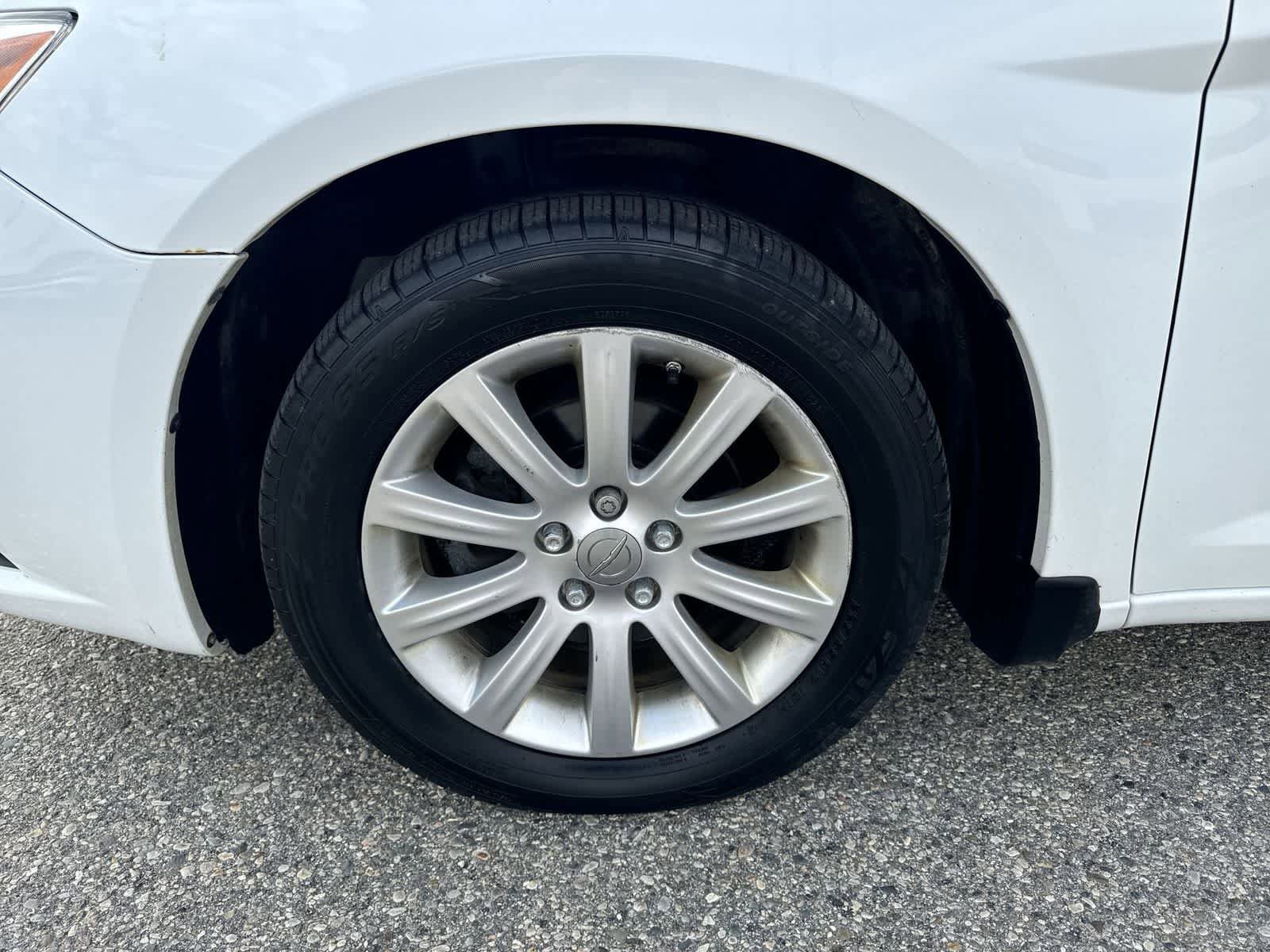 Used 2013 Chrysler 200 Limited image 14