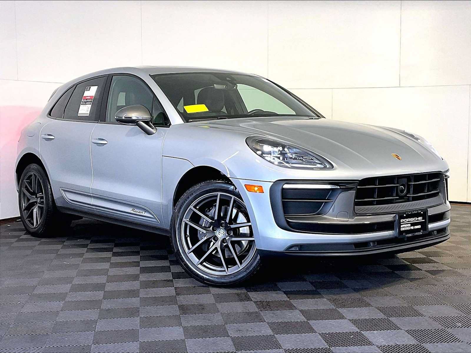 Certified 2023 Porsche Macan AWD/4WD image 9