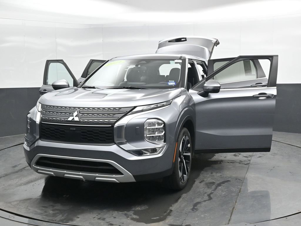 Used 2024 Mitsubishi Outlander SE image 52