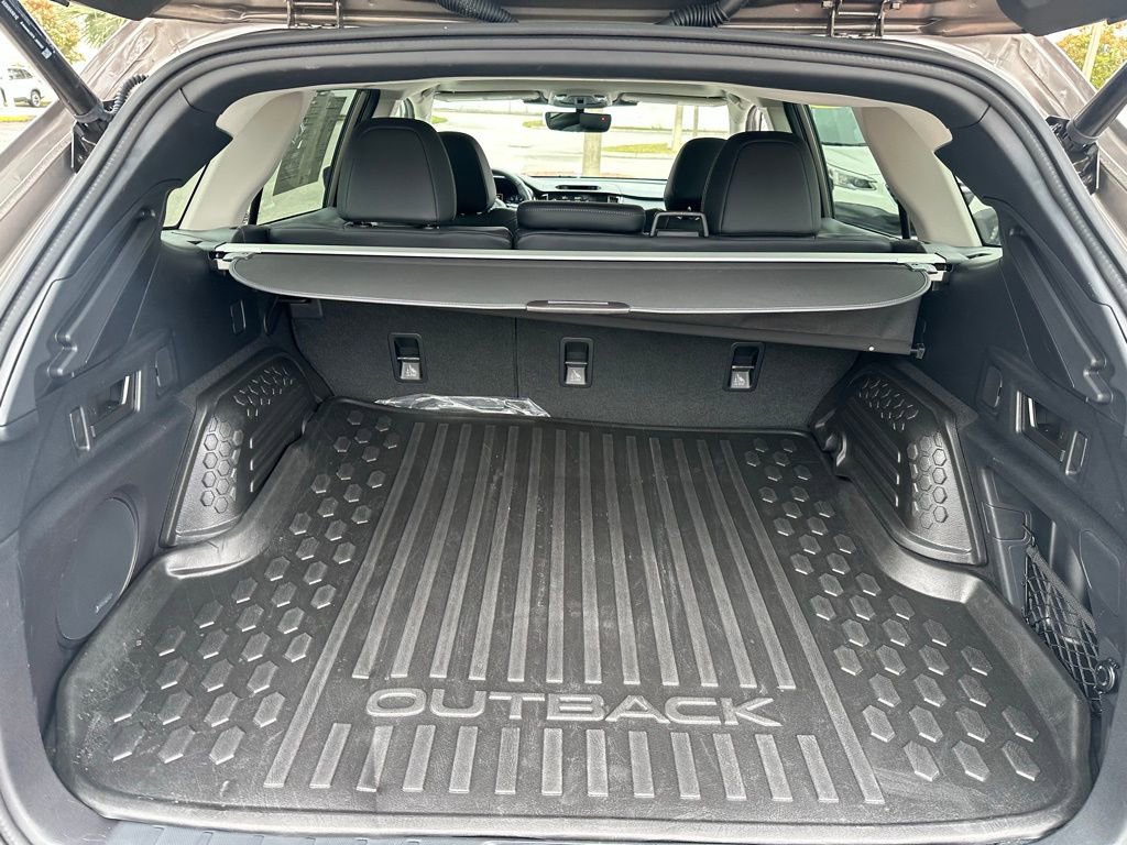 Used 2023 Subaru Outback Limited image 7