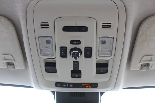 Used 2023 GMC Yukon Denali AWD/4WD image 36