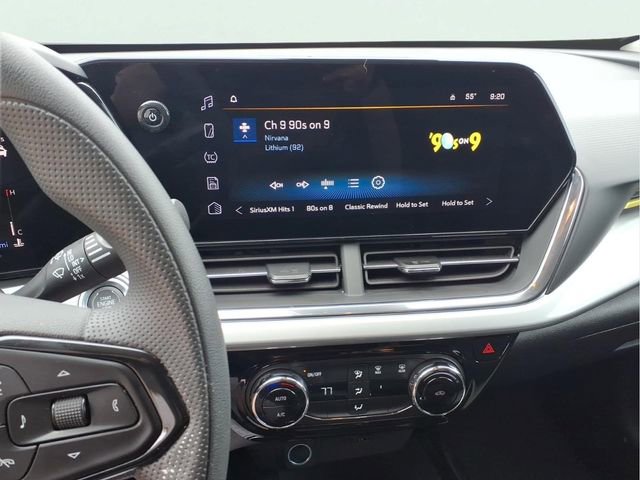 Used 2026 Chevrolet Trax LT FWD image 9