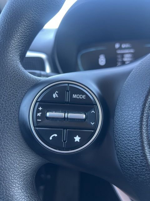 Used 2025 Kia Soul LX w/ LX Technology Package FWD image 13