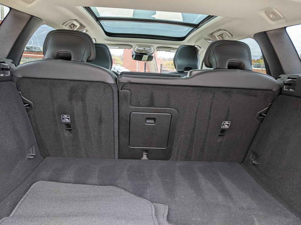 Certified 2025 Volvo V60 B5 Cross Country Plus image 27