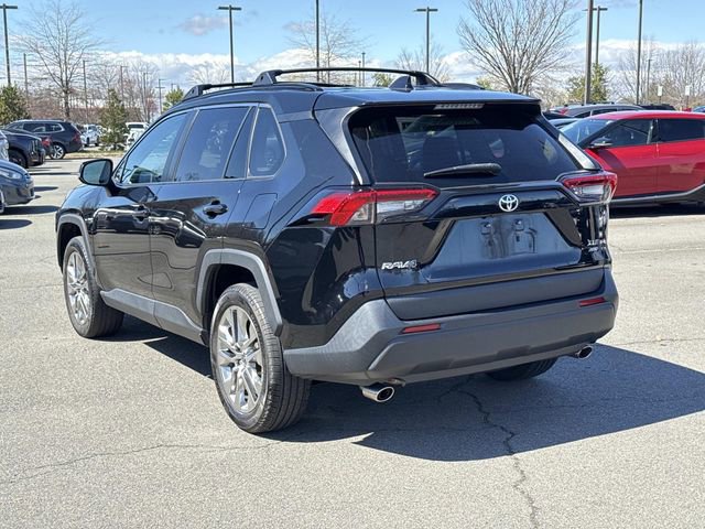 Used 2021 Toyota RAV4 XLE Premium image 4