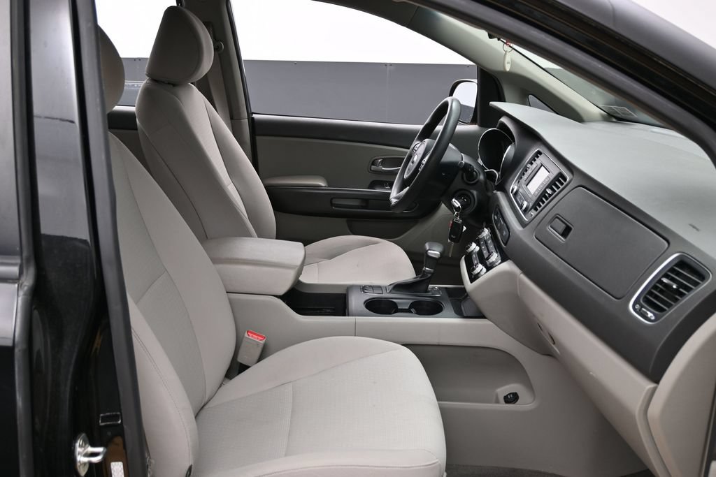 Used 2018 Kia Sedona L FWD image 33