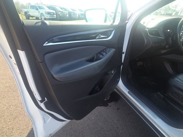 Used 2024 Buick Enclave Premium image 30