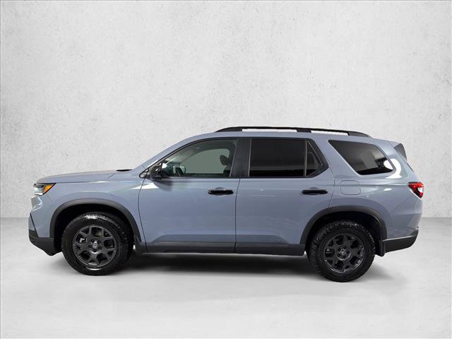 Used 2025 Honda Pilot TrailSport image 7