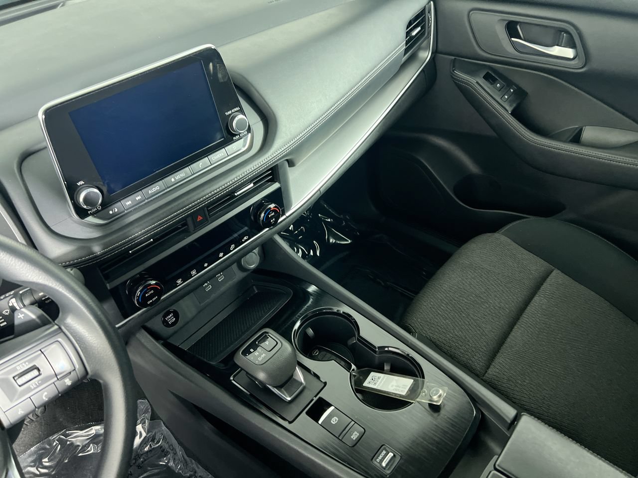 Used 2024 Nissan Rogue SV FWD image 23