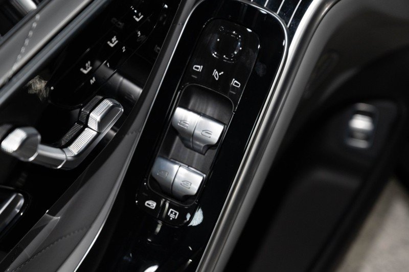 Certified 2025 Mercedes-Benz S 580 4MATIC Sedan image 23
