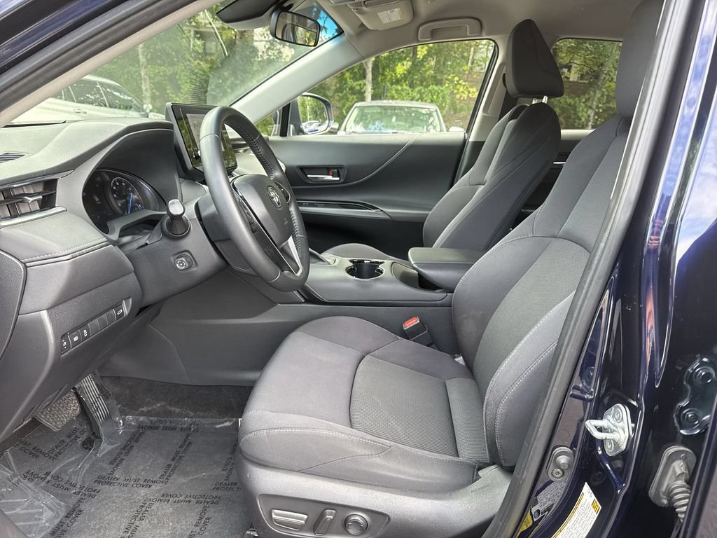Used 2023 Toyota Venza LE AWD/4WD image 13