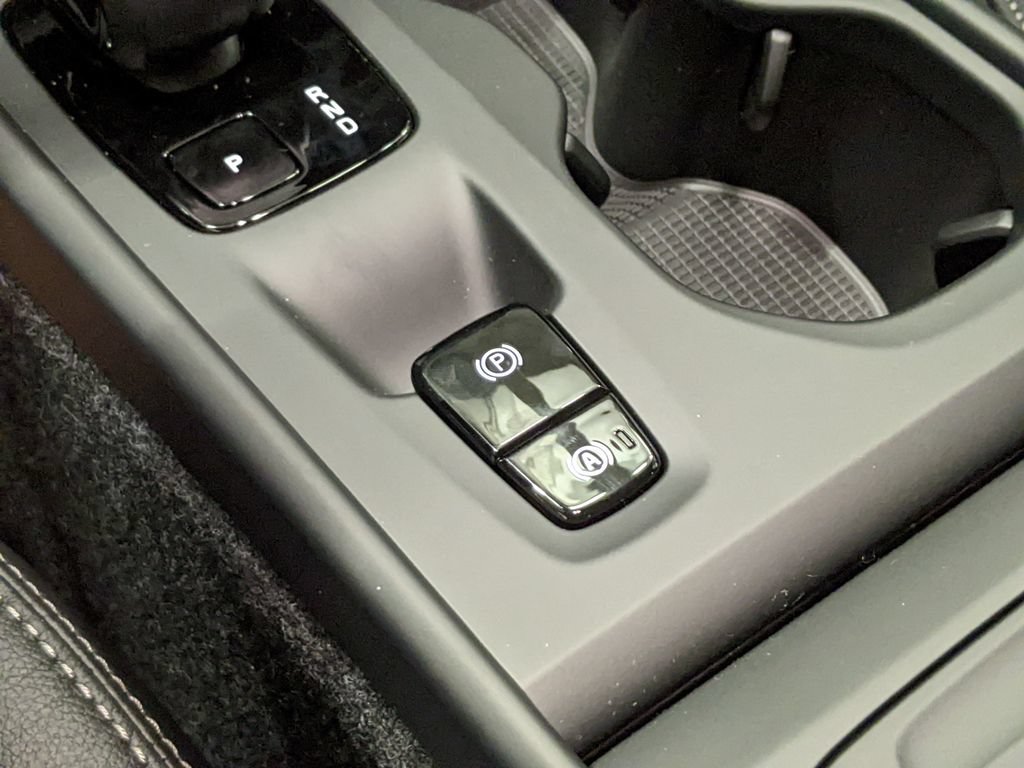 New 2026 Volvo XC40 B5 Core w/ Climate Package AWD/4WD image 20