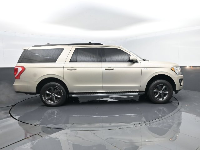Used 2018 Ford Expedition Max XLT w/ Equipment Group 202A AWD/4WD image 4