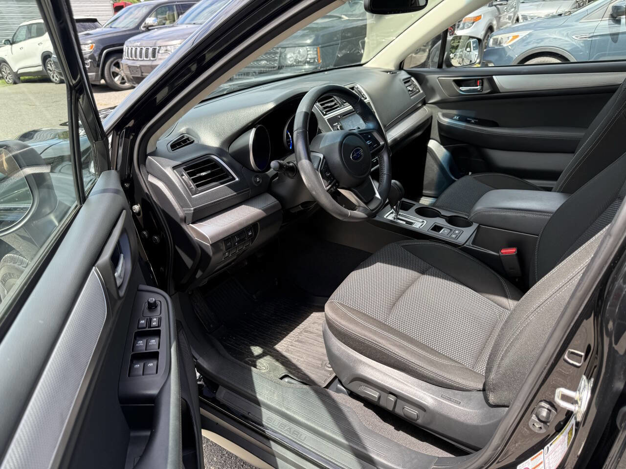 Used 2018 Subaru Outback 2.5i Premium image 7