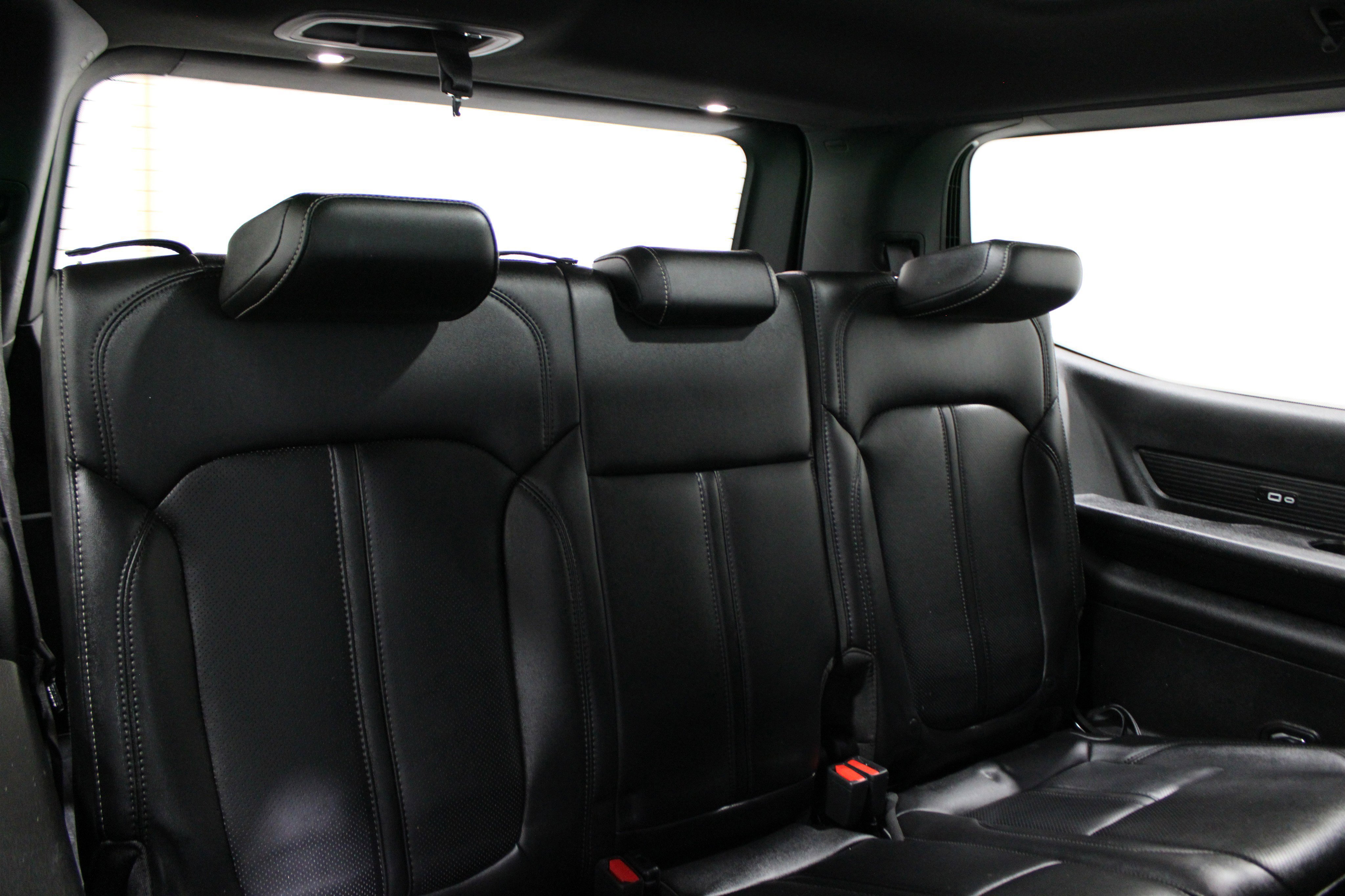 Used 2024 Jeep Wagoneer 4WD w/ Premium Group I image 33