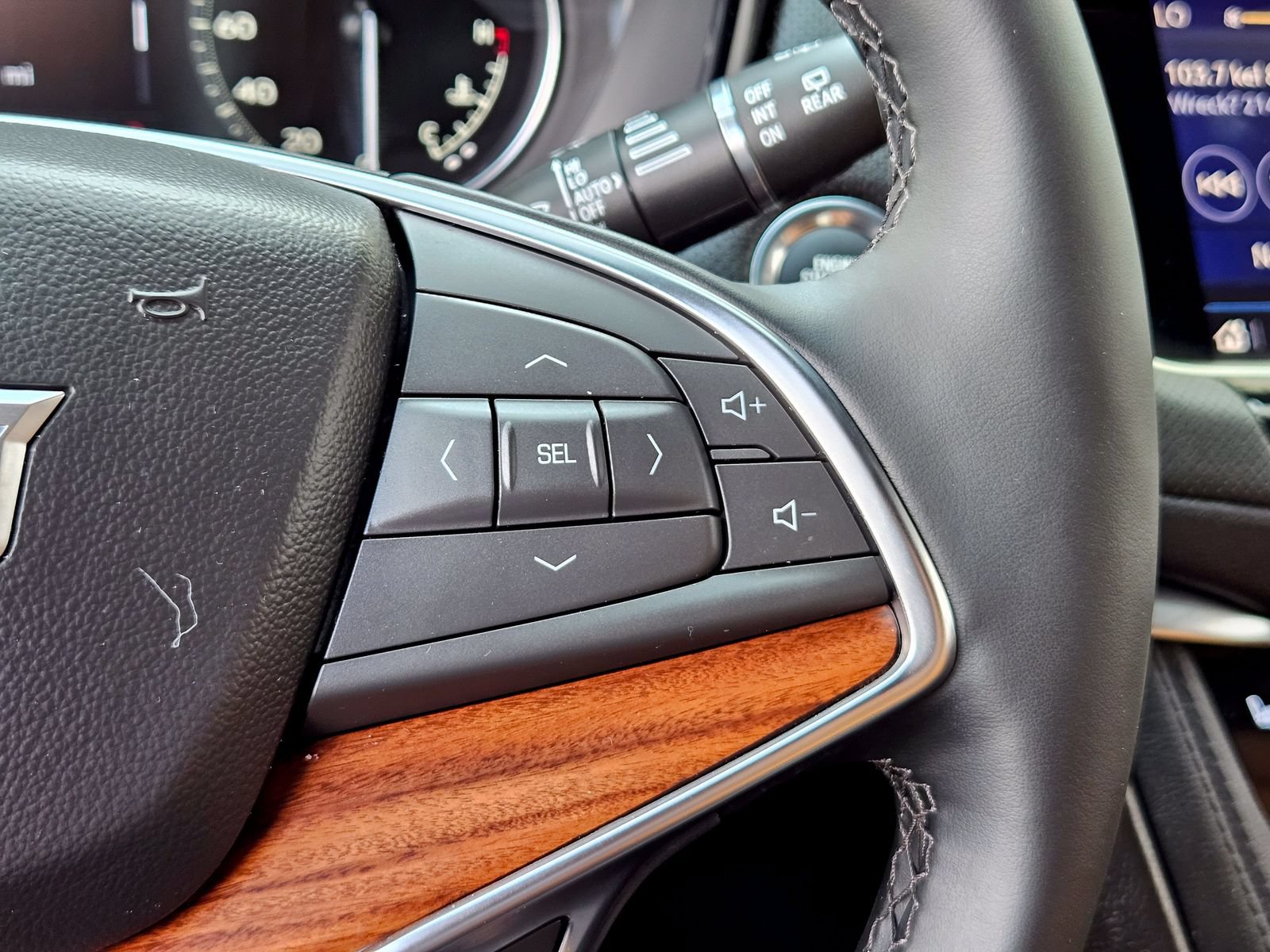 Certified 2025 Cadillac XT5 Premium Luxury FWD image 26