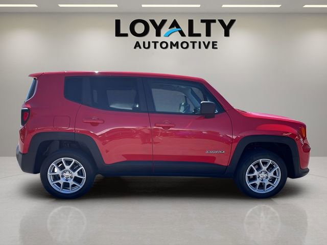 Used 2023 Jeep Renegade Latitude AWD/4WD image 6