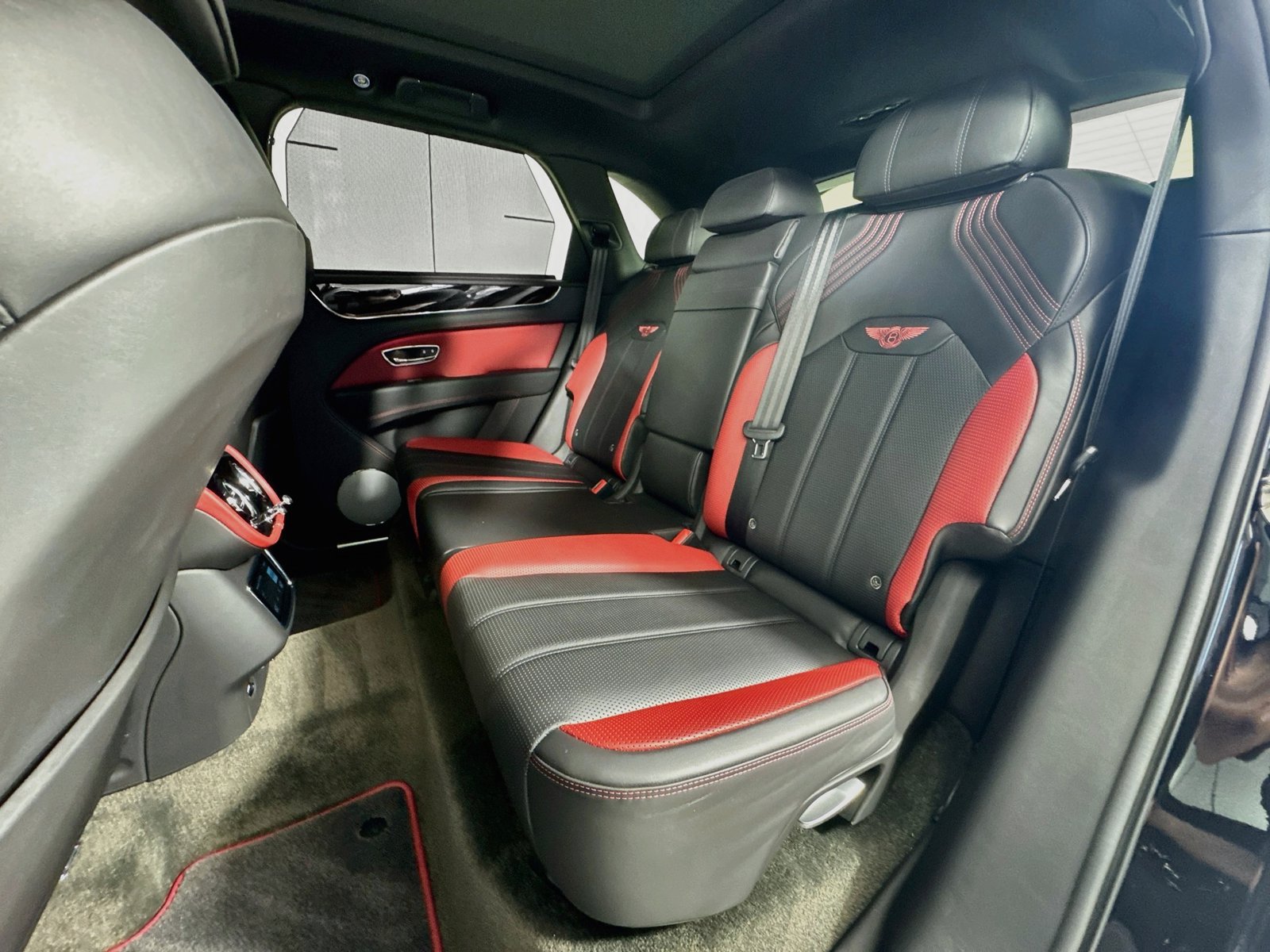 Certified 2023 Bentley Bentayga AWD/4WD image 25