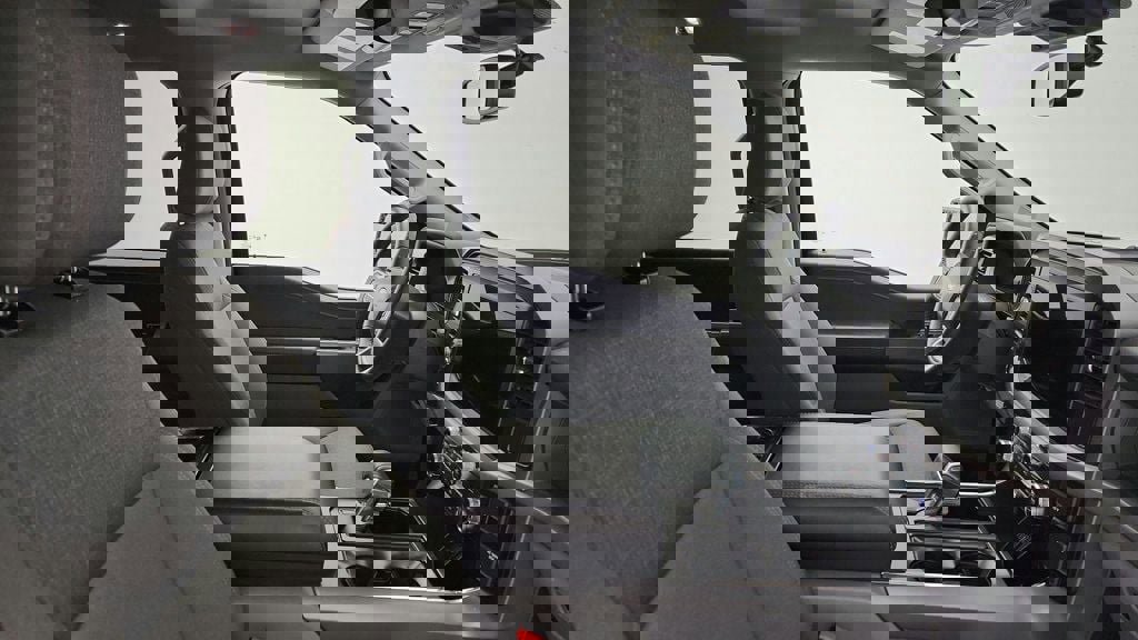 Used 2025 Ford F150 Lightning XLT image 21