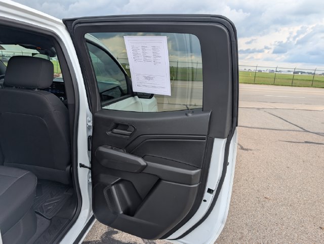 Used 2023 Chevrolet Colorado W/T RWD image 7