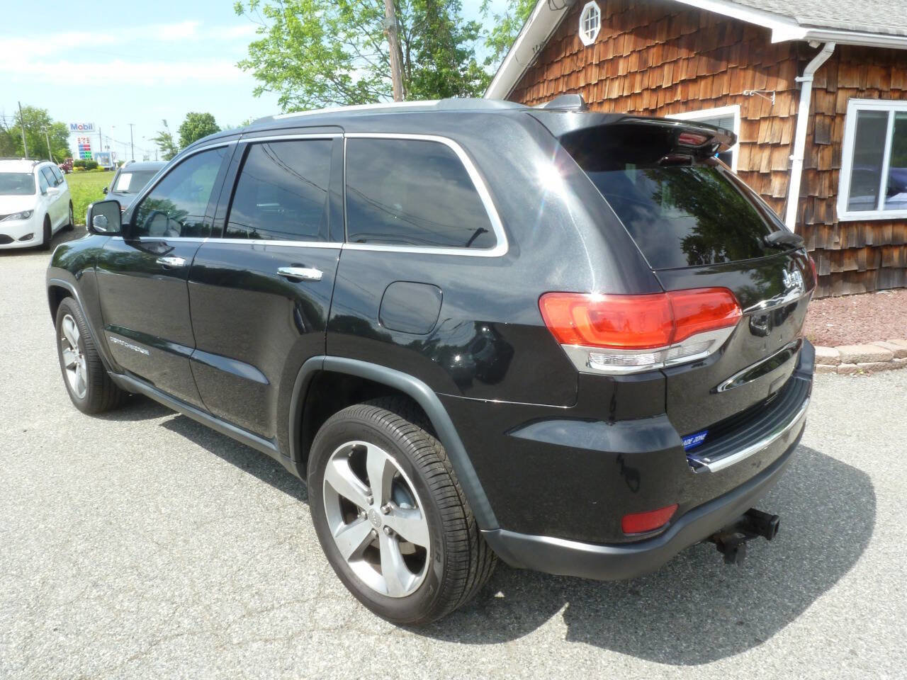 Used 2016 Jeep Grand Cherokee Limited RWD image 11