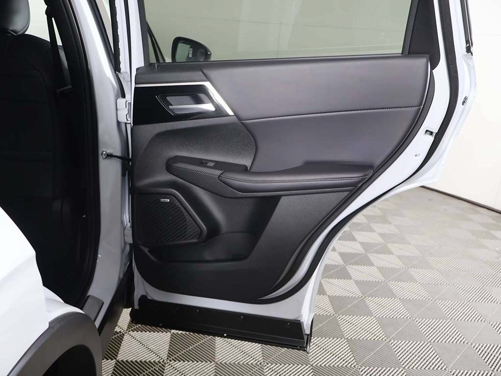 New 2026 Mitsubishi Outlander LE FWD image 25