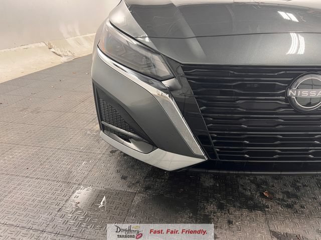 Used 2025 Nissan Altima 2.5 SV FWD image 11