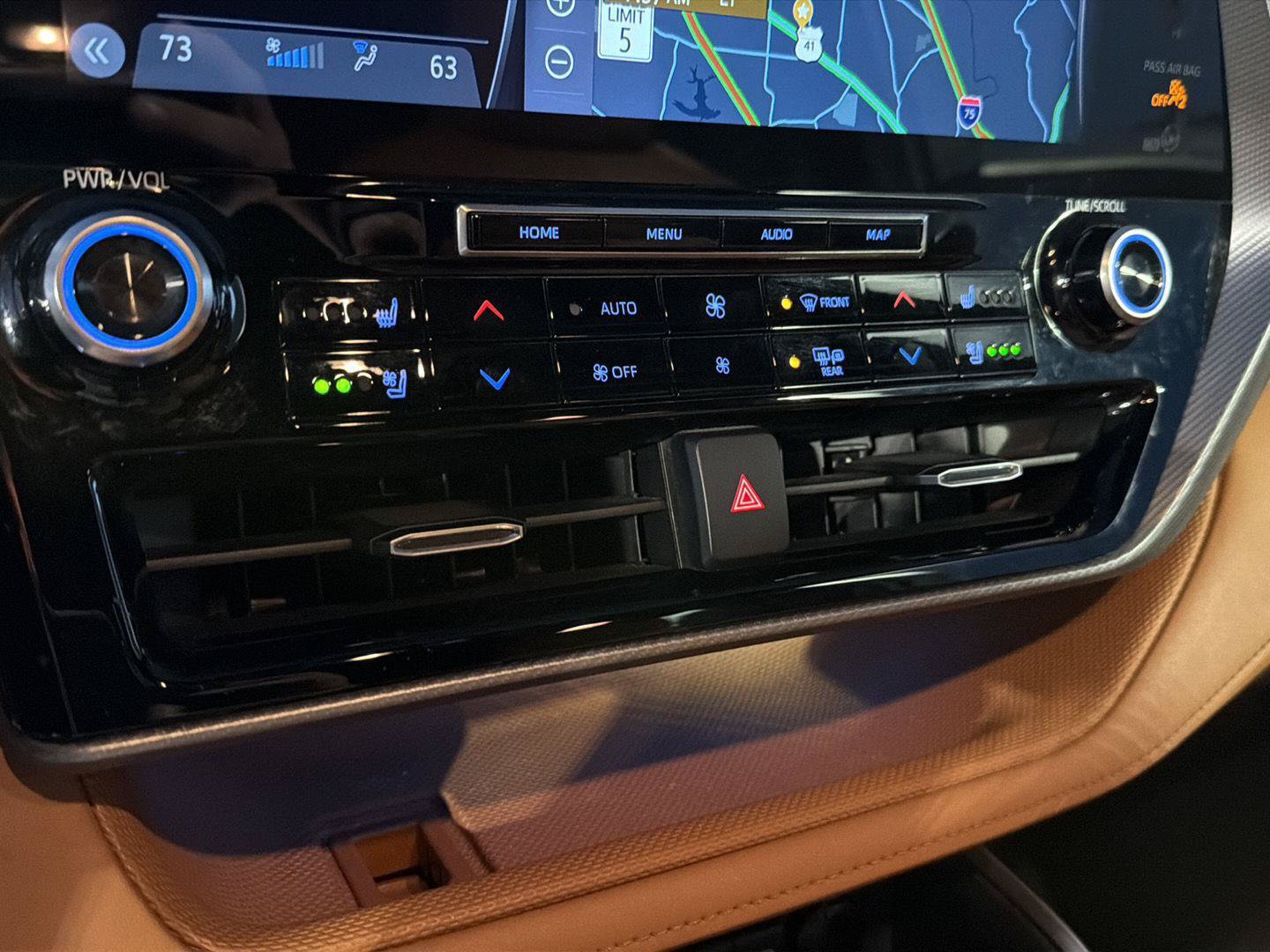 Used 2020 Toyota Highlander Platinum FWD image 29
