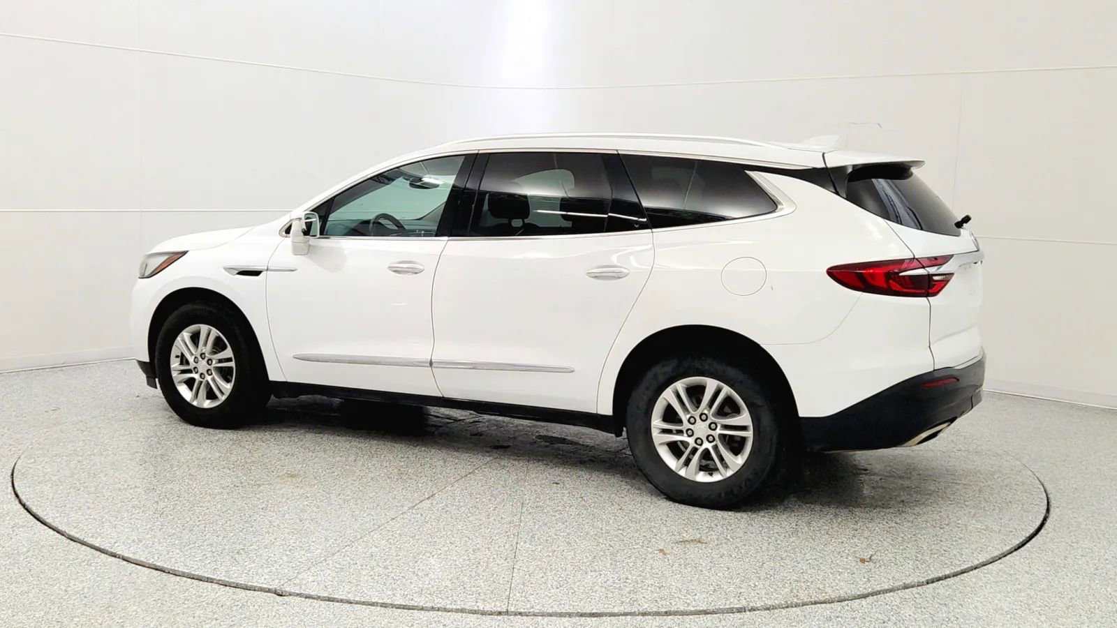 Used 2019 Buick Enclave Essence image 5